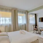 Charming studio near Tour Eiffel, Invalides, Beaugrenelle - Welkeys